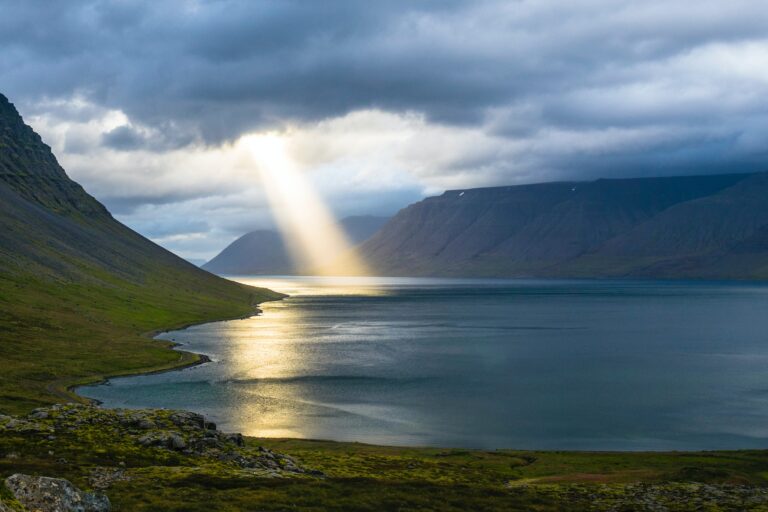 Sun rays shining trough the clouds